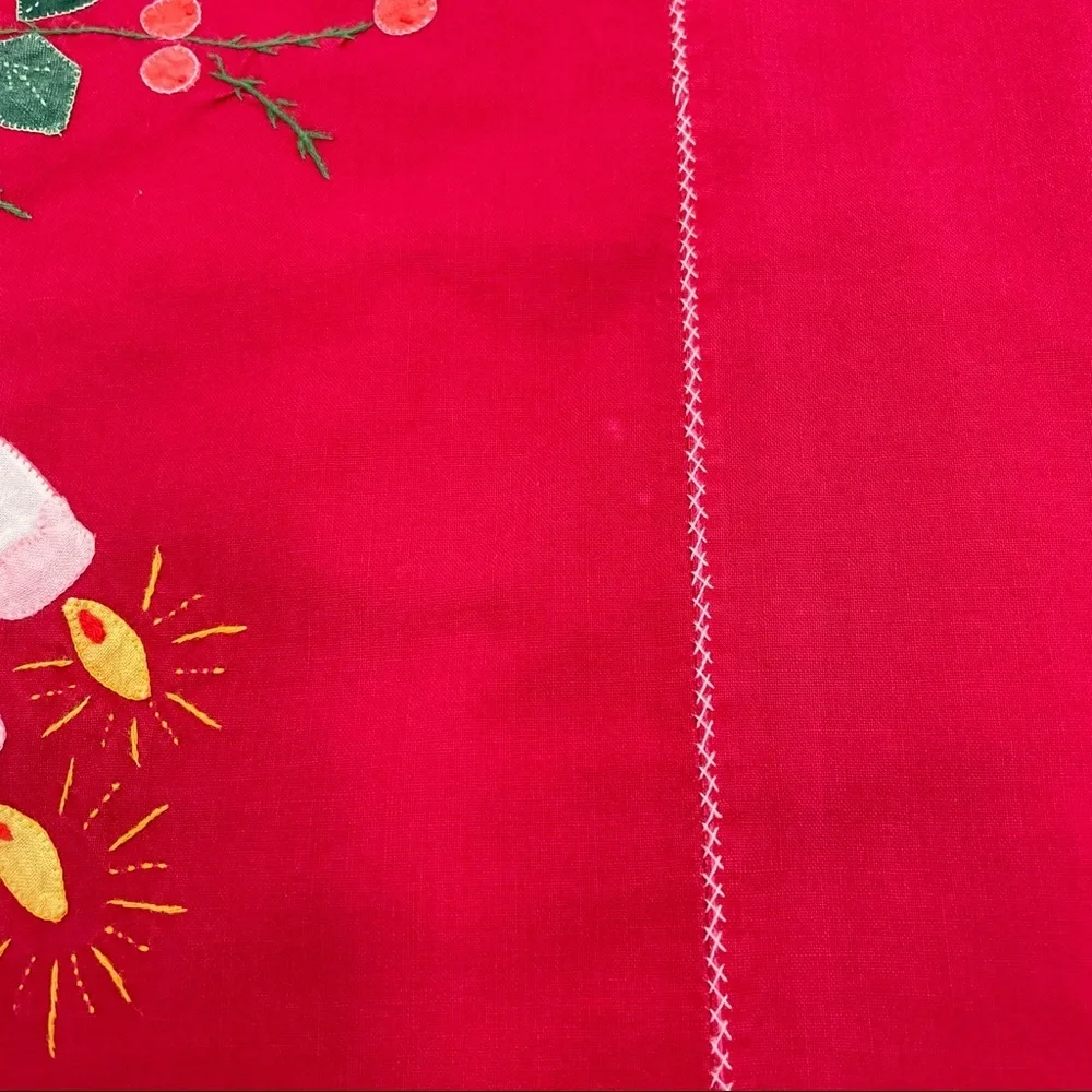 Vintage Appliquéd‎ Christmas Tablecloth Red Large Kitchen Holiday Xmas Festive